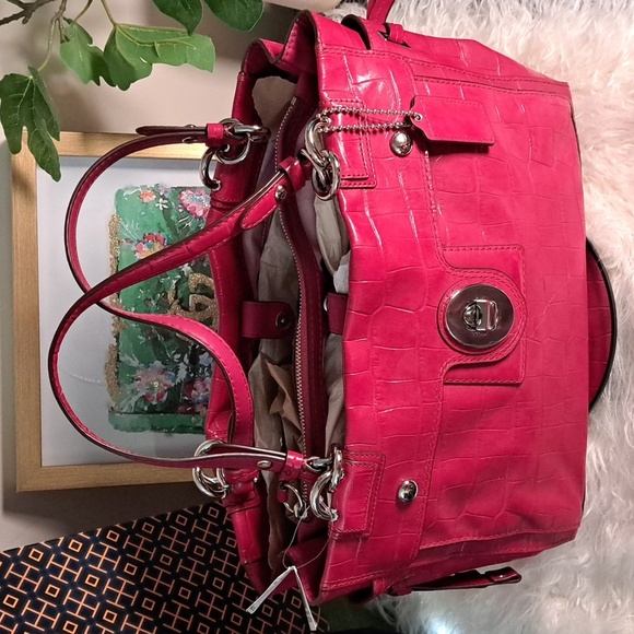 Coach NWTs Peyton Embossed Patent Leather Carryall Tote Bag - Picture 4 of 15